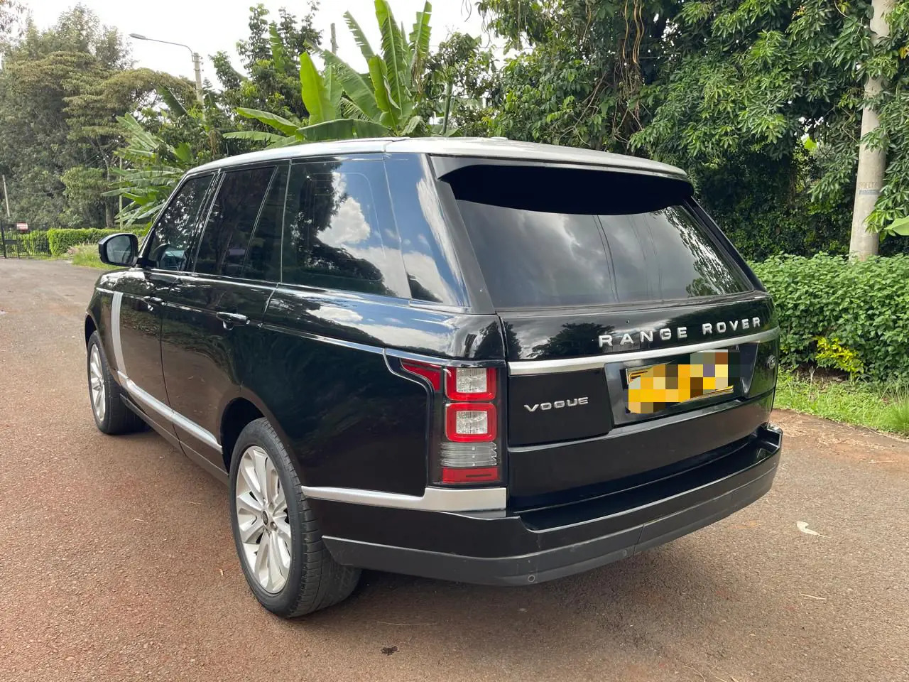 RANGE-ROVER VOGUE QUICKEST SALE EVER DEAL ON OFFER fully loaded QUICK SALE You Pay 30% Deposit Hire purchase installments HP UpTo 70% financing/finance NO CRB STATUS CHECK Trade in OK sdv6 27 Img 20250514 wa0037