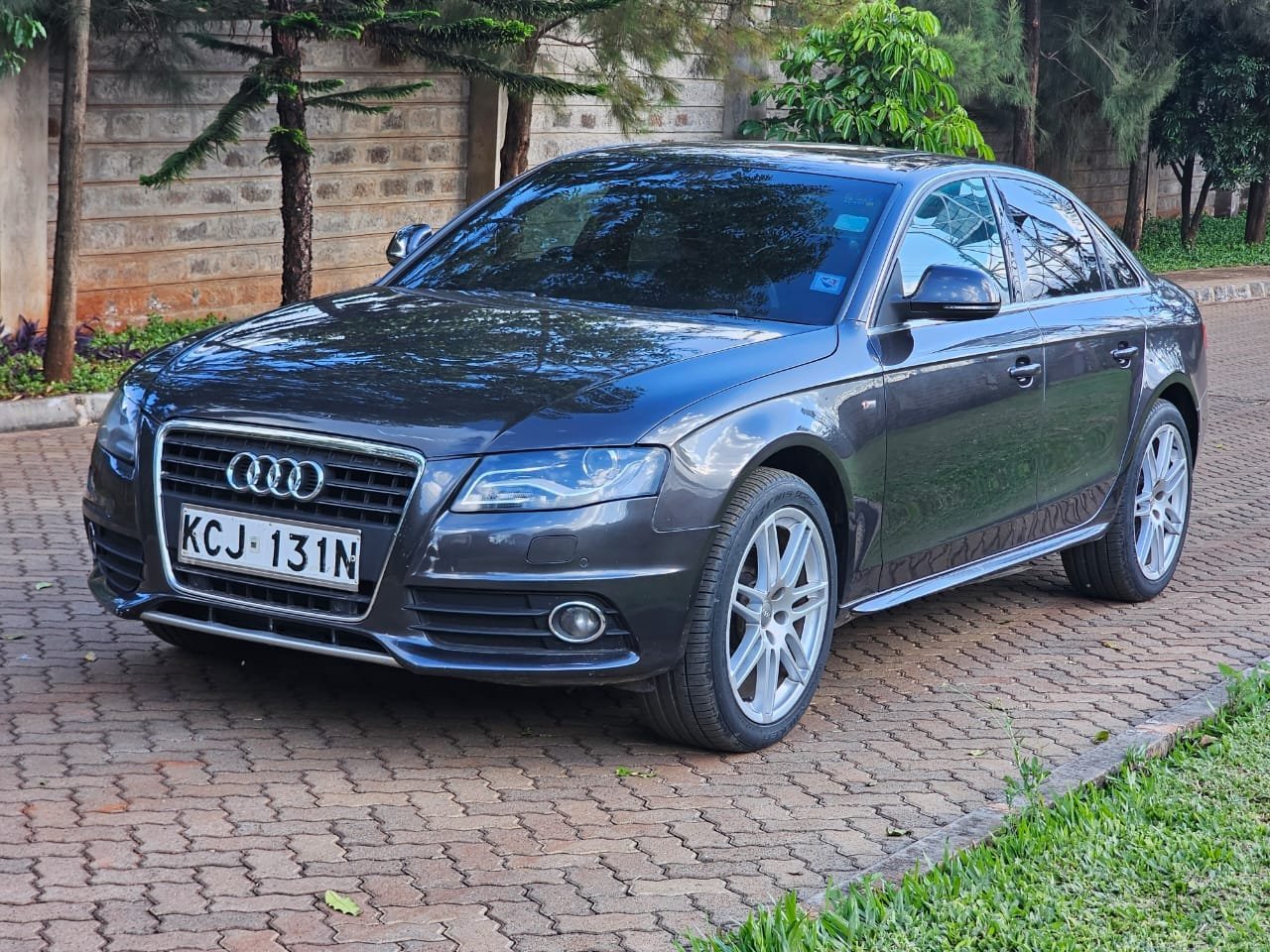 AUDI A-4 with SUNROOF fully loaded QUICK SALE DEAL ON OFFER You Pay 30% Deposit Hire purchase installments HP UpTo 70% financing/finance NO CRB STATUS CHECK Trade in OK