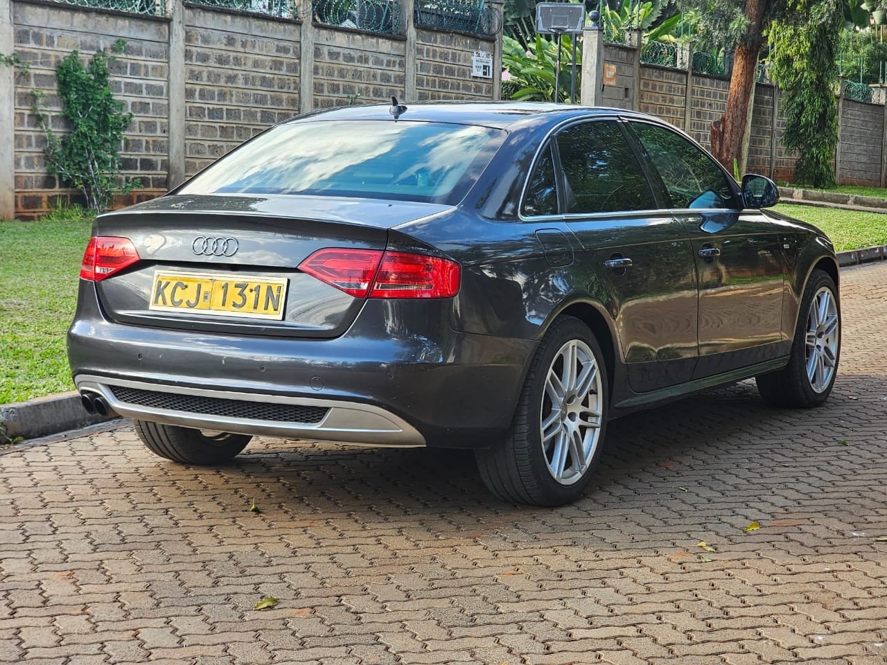AUDI A-4 with SUNROOF fully loaded QUICK SALE DEAL ON OFFER You Pay 30% Deposit Hire purchase installments HP UpTo 70% financing/finance NO CRB STATUS CHECK Trade in OK