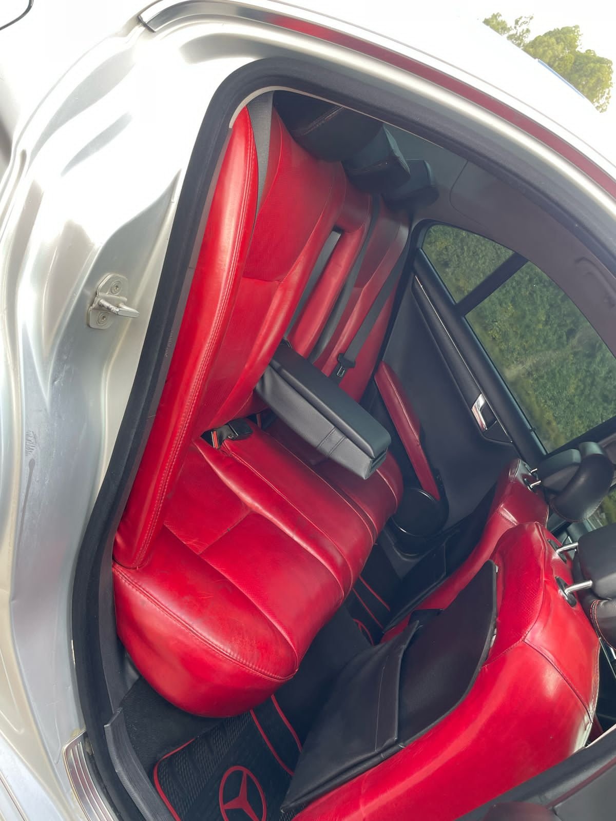 Mercedes Benz C200 c class DEAL ON OFFER QUICK SALE You Pay 30% Deposit Hire purchase installments HP UpTo 70% financing/finance NO CRB STATUS CHECK Trade in OK