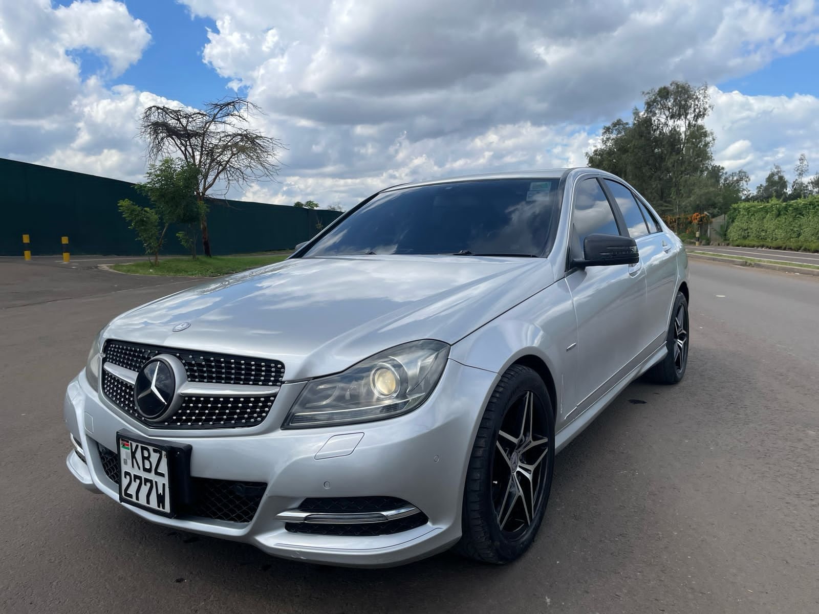 Mercedes Benz C200 c class DEAL ON OFFER QUICK SALE You Pay 30% Deposit Hire purchase installments HP UpTo 70% financing/finance NO CRB STATUS CHECK Trade in OK