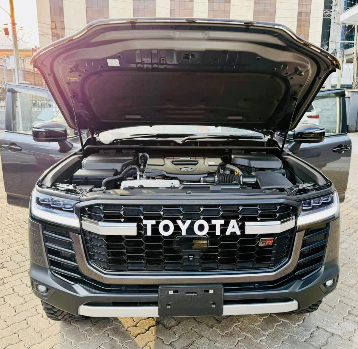 Land CRUISER lc300 sports DIESEL 3.3L lipa pole pole π² QUICK SALE Deal on offer You Pay 30% Deposit Hire purchase installments HP UpTo 70% financing/finance NO CRB STATUS CHECK Trade in OK