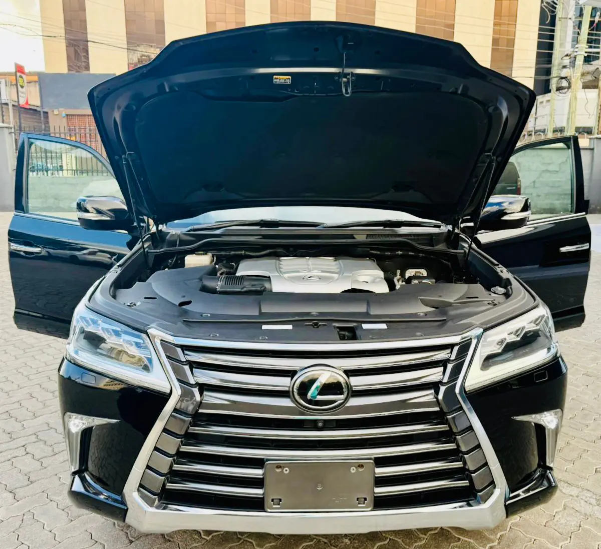 lexus lx 570 New Arrival 12.9M 😲 QUICK SALE Deal on offer You Pay 30% Deposit Hire purchase installments HP UpTo 70% financing/finance NO CRB STATUS CHECK Trade in OK