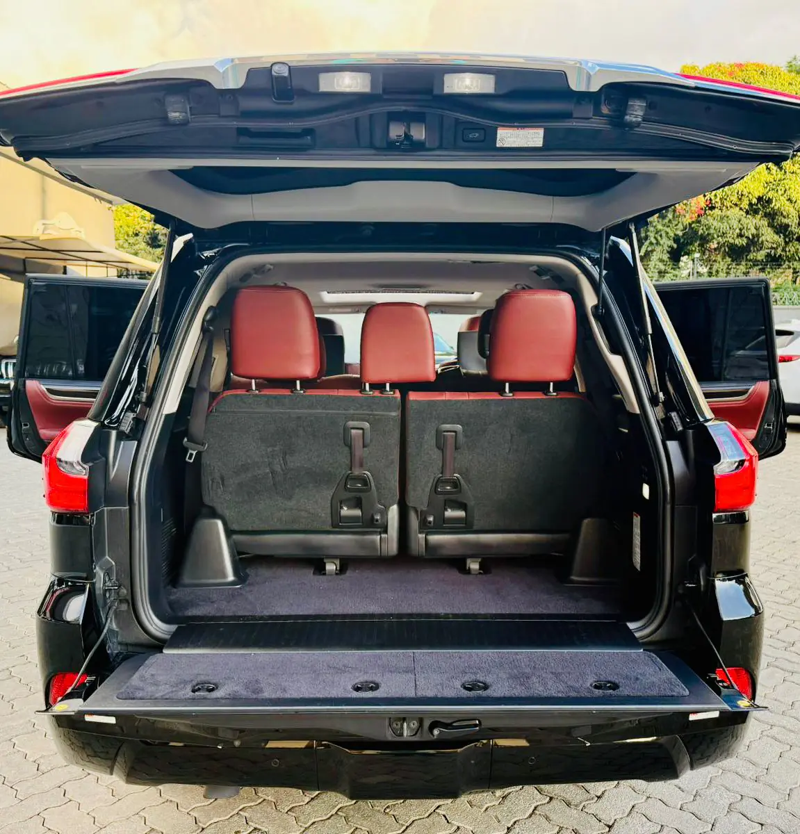 lexus lx 570 New Arrival 12.9M 😲 QUICK SALE Deal on offer You Pay 30% Deposit Hire purchase installments HP UpTo 70% financing/finance NO CRB STATUS CHECK Trade in OK