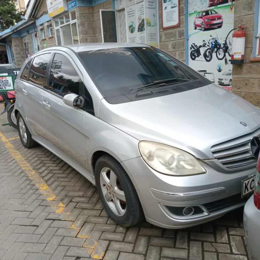 Mercedes Benz B170 580k ONLY 😲 lipa pole pole DEAL on offer QUICK SALE You Pay 30% Deposit Hire purchase installments HP UpTo 70% financing/finance NO CRB STATUS CHECK Trade in OK b class