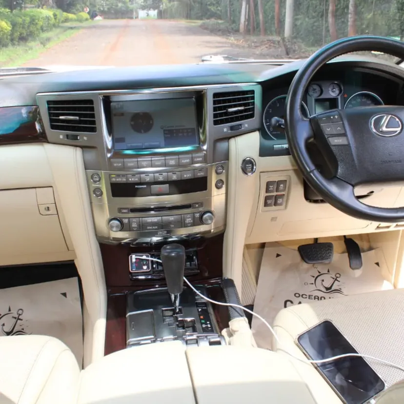 Lexus LX 570 On offer Deal! QUICK SALE lipa pole pole You Pay 30% Deposit Hire purchase installments HP UpTo 70% financing/finance NO CRB STATUS CHECK Trade in OK