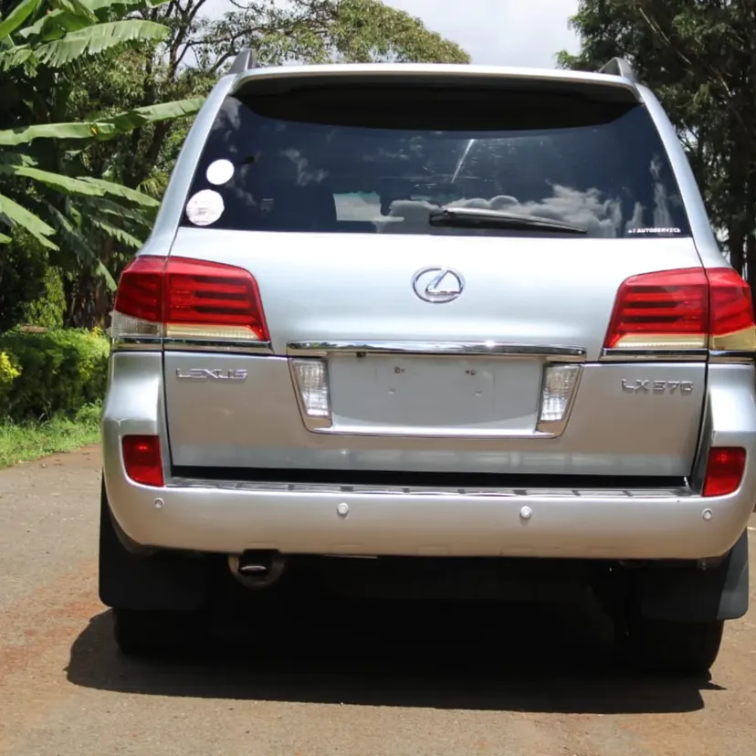 Lexus LX 570 On offer Deal! QUICK SALE lipa pole pole You Pay 30% Deposit Hire purchase installments HP UpTo 70% financing/finance NO CRB STATUS CHECK Trade in OK