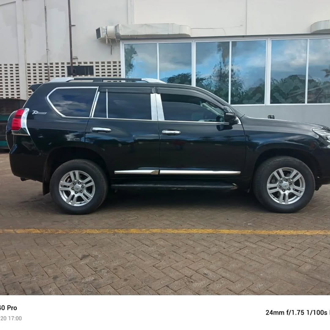 Toyota land cruiser Prado VX-L KAKADU 3.4M ONLY sunroof cooler box height control QUICK SALE Deal on offer You Pay 30% Deposit Hire purchase installments HP UpTo 70% financing/finance NO CRB STATUS CHECK Trade in OK