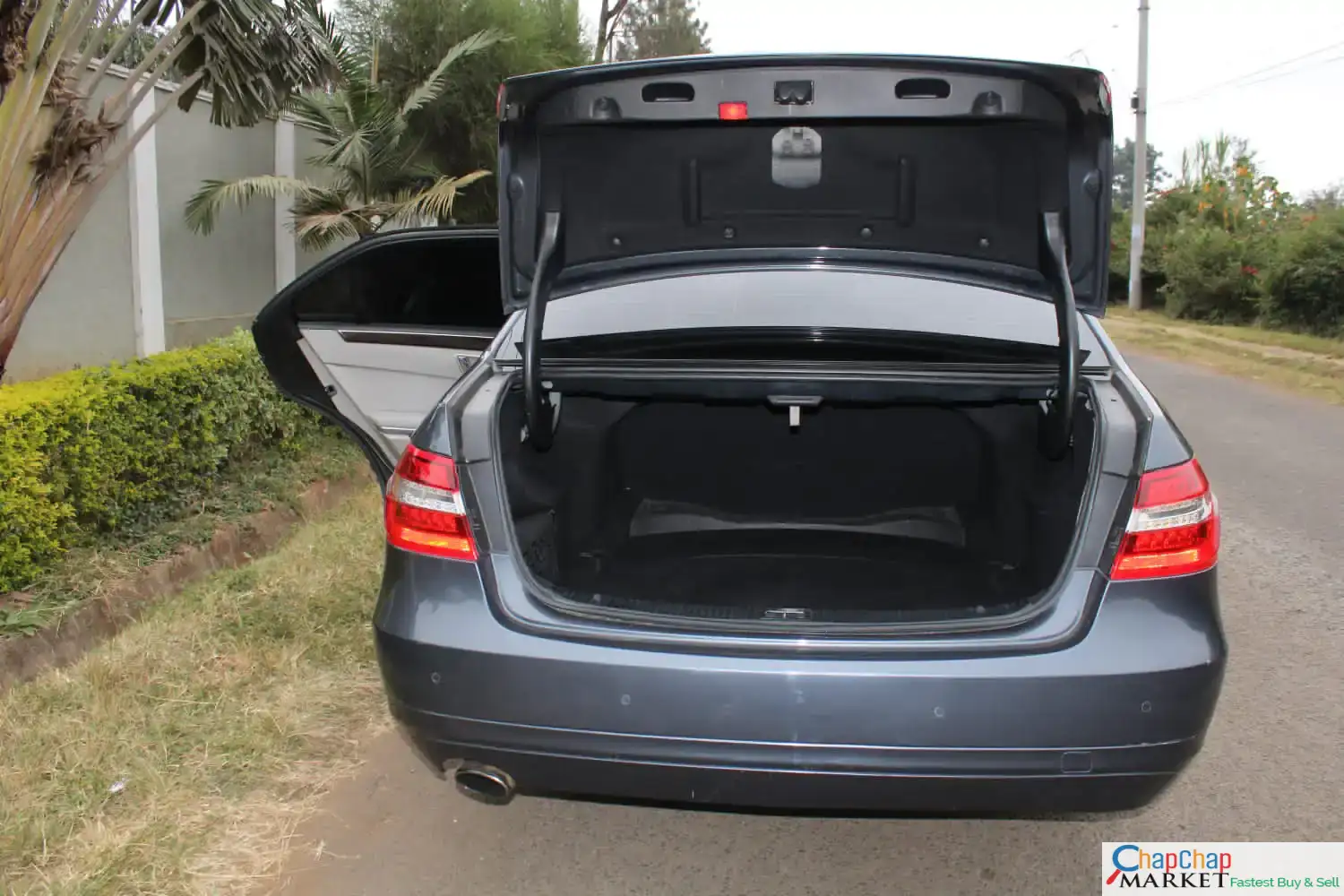 MERCEDES BENZ E250 fully loaded DEAL ON OFFER QUICK SALE You Pay 30% Deposit Hire purchase installments HP UpTo 70% financing/finance NO CRB STATUS CHECK Trade in OK.