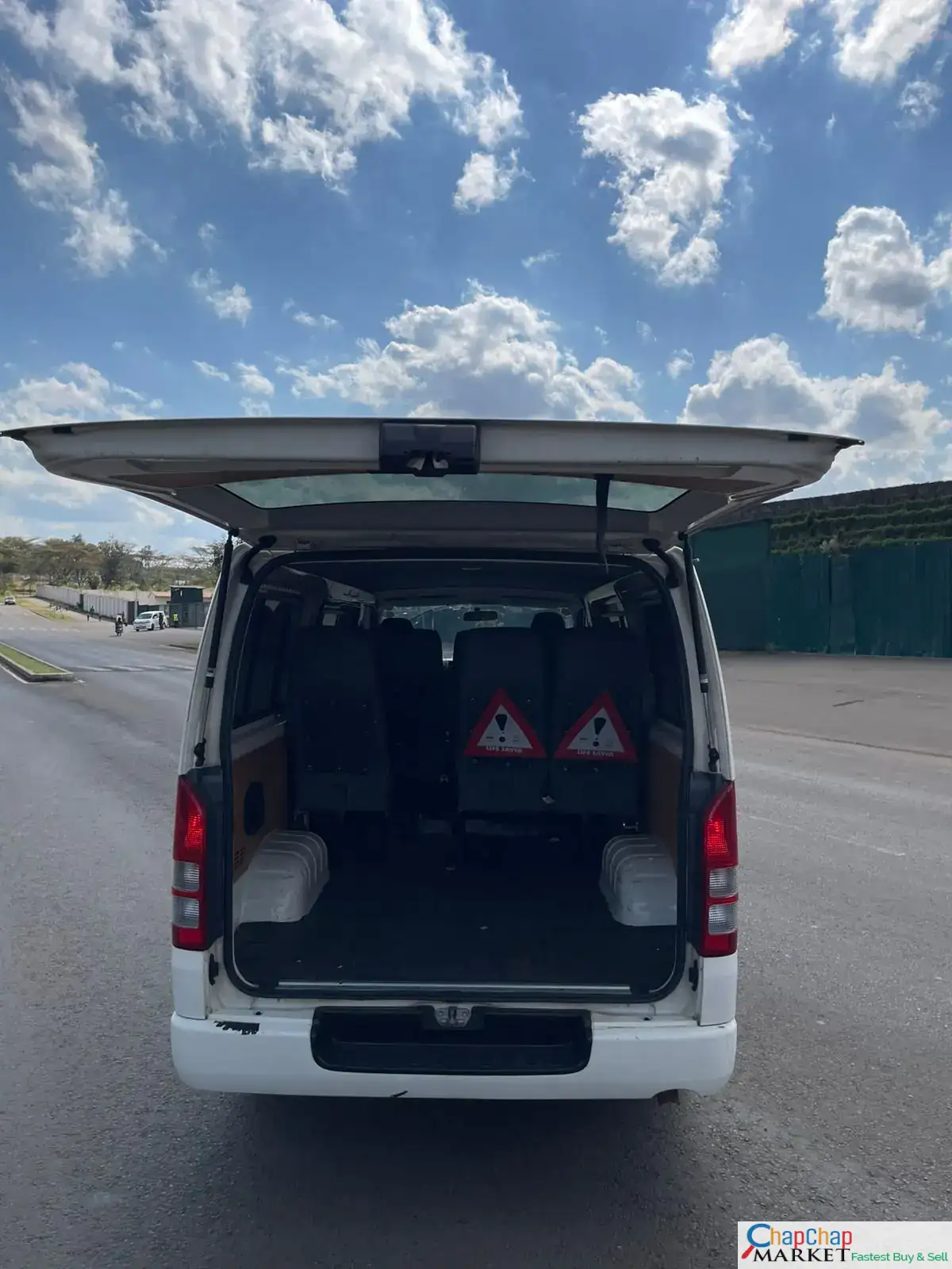 Toyota Hiace 7L van Private 😲 🔥 lipa pole pole DEAL on offer QUICK SALE You Pay 30% Deposit Hire purchase installments HP Car IMPORT 0% DEPOSIT. UpTo 70% financing/finance NO CRB STATUS CHECK Trade in OK