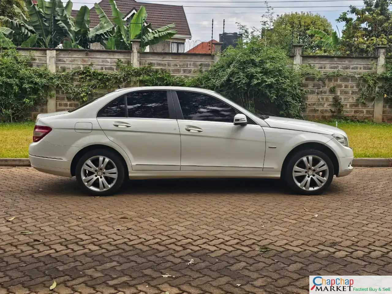 Car/motor vehicle Cars For Sale in Kenya-Mercedes-Benz c200 CGI QUICKEST SALE EVER 1.8L fully Loaded New Shape 😲 🔥 lipa pole pole DEAL on offer QUICK SALE You Pay 30% Deposit Hire purchase installments HP Car IMPORT 0% DEPOSIT. UpTo 70% financing/finance NO CRB STATUS CHECK Trade in OK 22