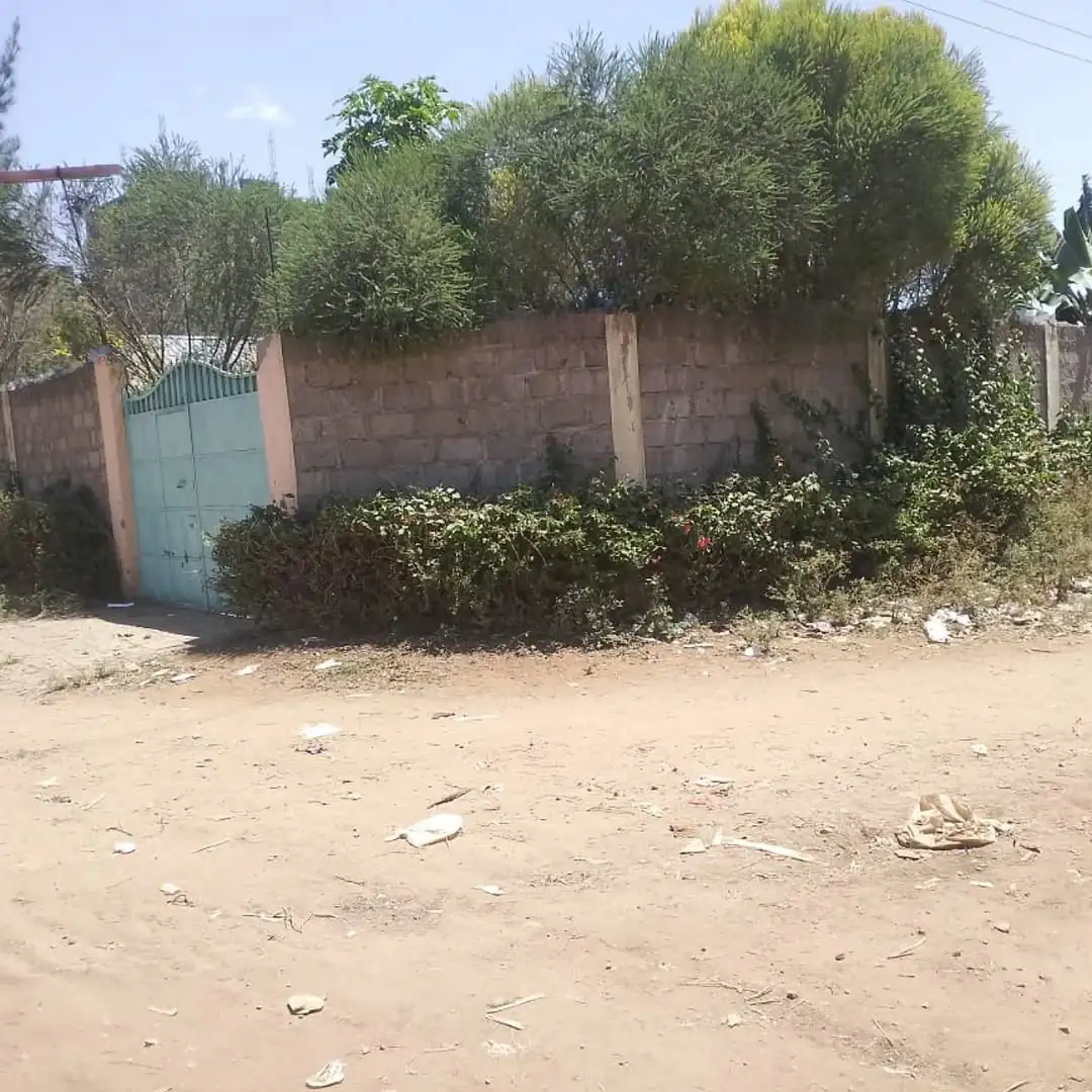 Kitengela Town centre spacious 3 bedroom Bungalow with SQ Water tank perimeter wall QUICKEST SALE EVER 18 Kitengela Town centre spacious 3 bedroom Bungalow with SQ Water tank perimeter wall QUICKEST SALE EVER