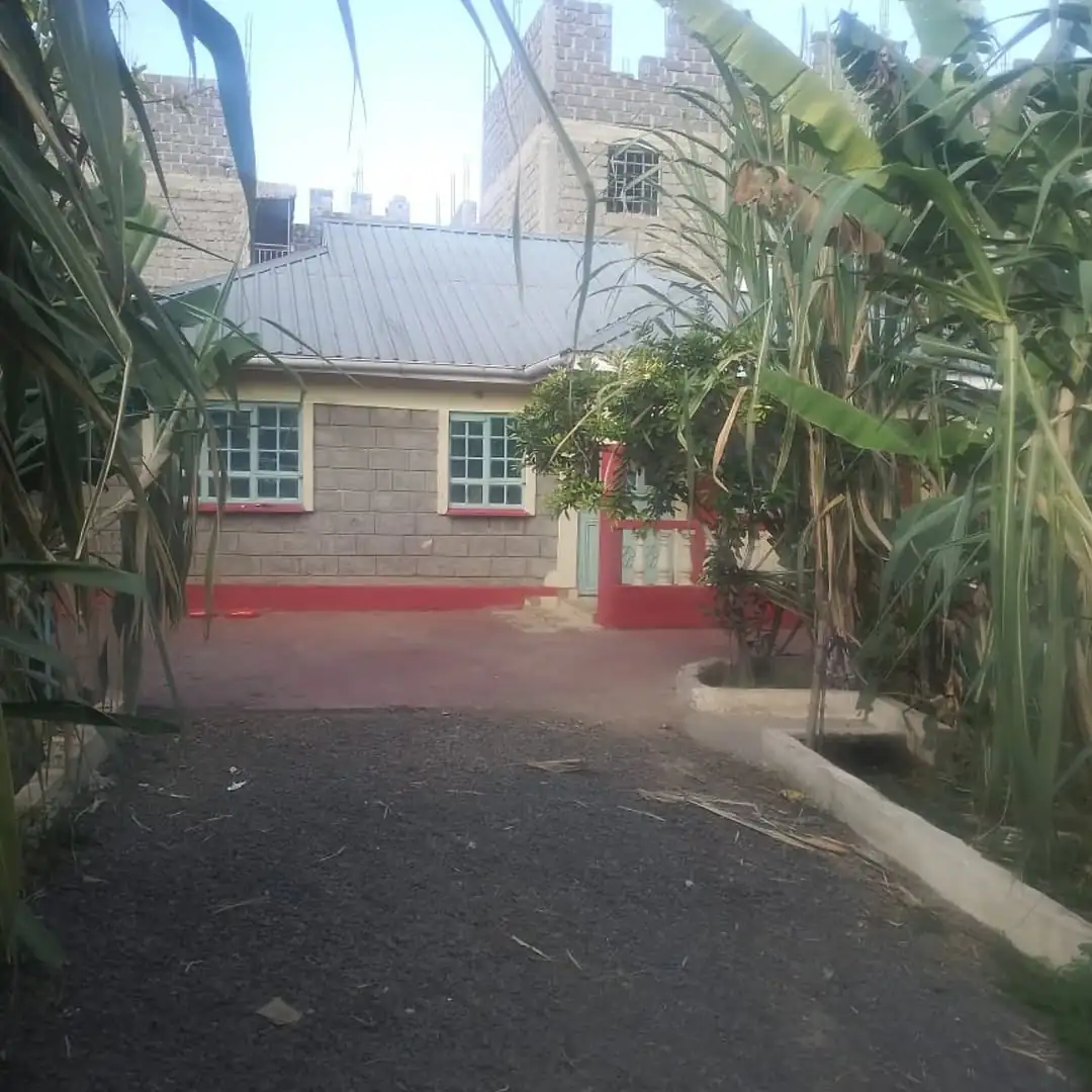 Kitengela Town centre spacious 3 bedroom Bungalow with SQ Water tank perimeter wall QUICKEST SALE EVER 14 Kitengela Town centre spacious 3 bedroom Bungalow with SQ Water tank perimeter wall QUICKEST SALE EVER
