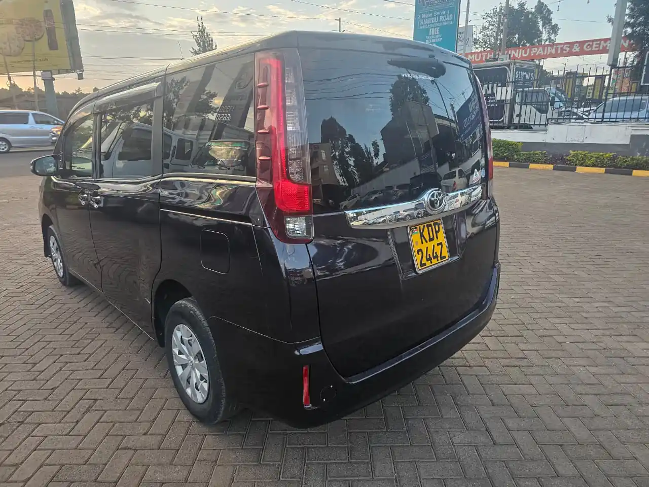 Toyota Noah 8 seater New Shape 😲 QUICK SALE. Cars from 150K, 30% Deposit lipa pole pole. Hire purchase installments HP Car IMPORT 0% DEPOSIT. UpTo 70% financing/finance NO CRB STATUS CHECK Trade in OK
