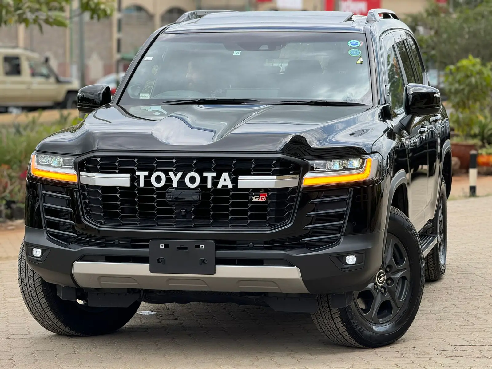 Toyota Landcruiser LC 300  DIESEL New Arrival Shape QUICK SALE. Cars from 150K, 30% Deposit lipa pole pole. Hire purchase installments HP Car IMPORT 0% DEPOSIT. UpTo 70% financing/finance NO CRB STATUS CHECK Trade in OK