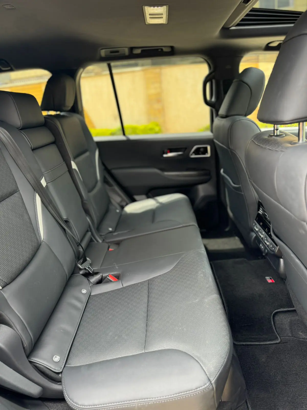 Toyota Landcruiser LC 300  DIESEL New Arrival Shape QUICK SALE. Cars from 150K, 30% Deposit lipa pole pole. Hire purchase installments HP Car IMPORT 0% DEPOSIT. UpTo 70% financing/finance NO CRB STATUS CHECK Trade in OK