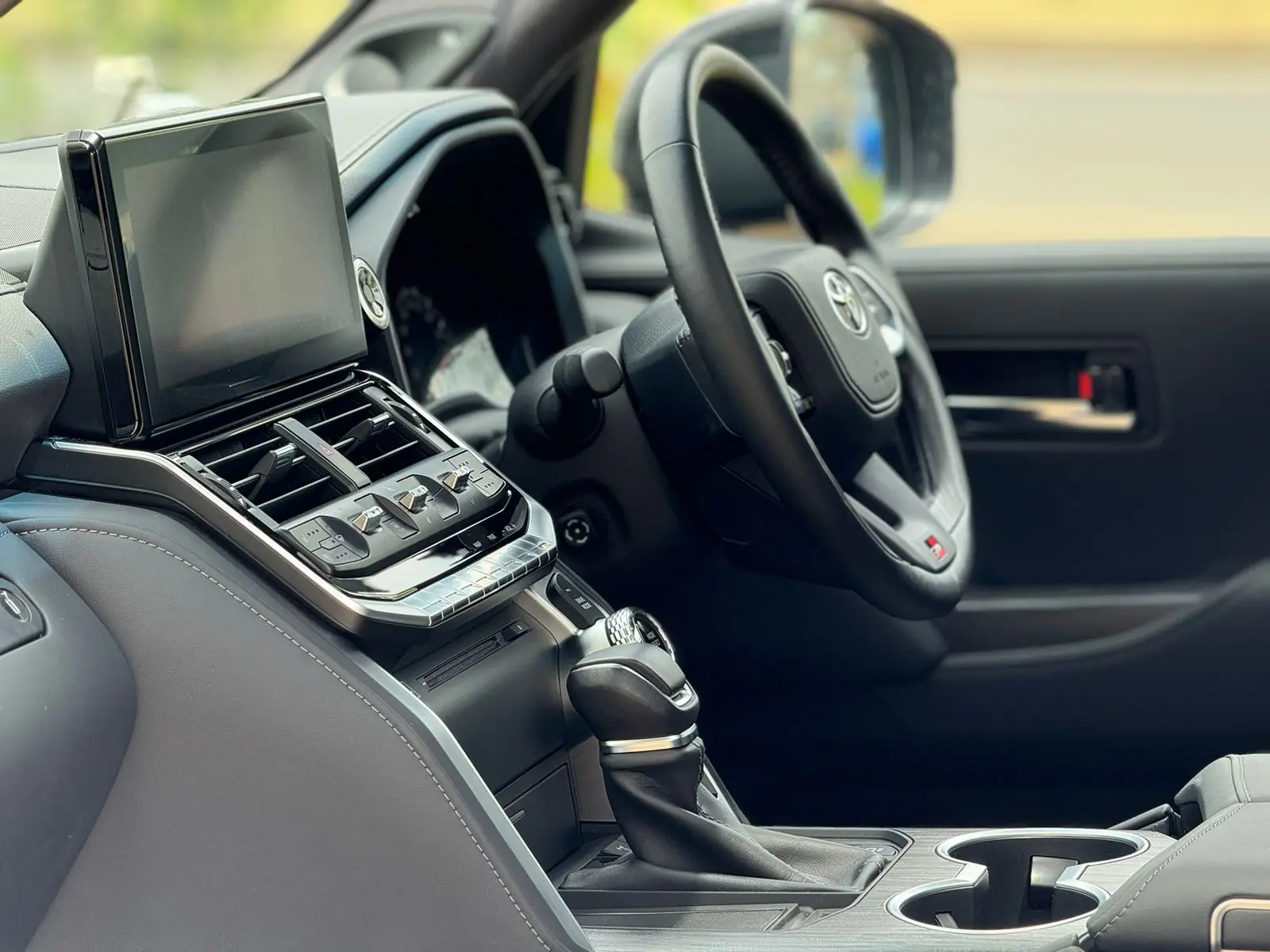 Toyota Landcruiser LC 300  DIESEL New Arrival Shape QUICK SALE. Cars from 150K, 30% Deposit lipa pole pole. Hire purchase installments HP Car IMPORT 0% DEPOSIT. UpTo 70% financing/finance NO CRB STATUS CHECK Trade in OK