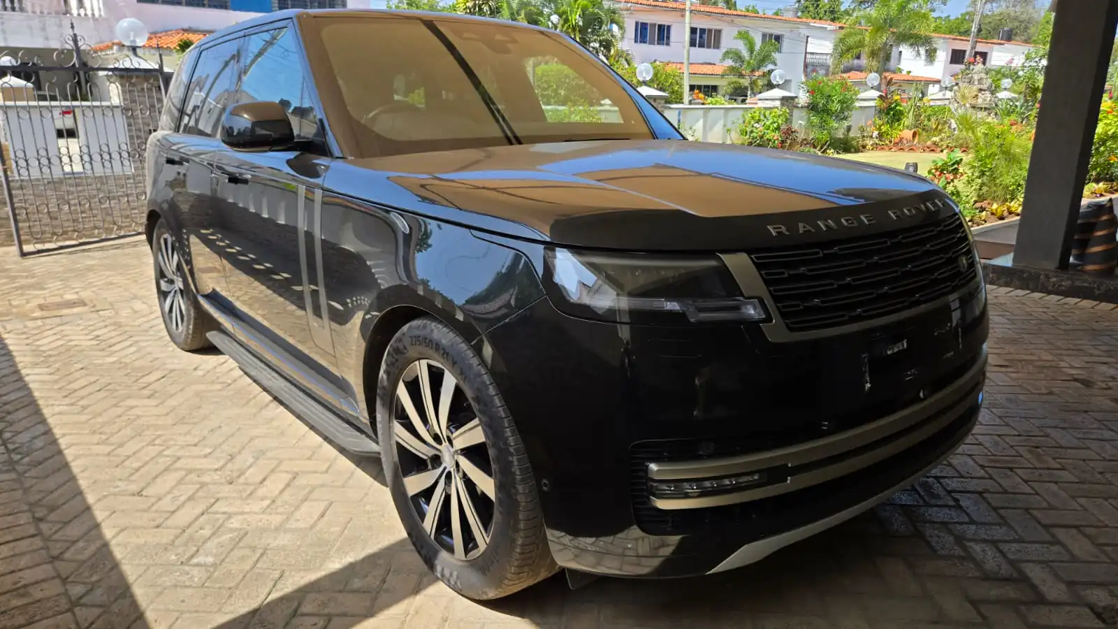 Land Rover Range Rover P400 2022 New Arrival New Shape QUICK SALE. Cars from 150K, 30% Deposit lipa pole pole. Hire purchase installments HP Car IMPORT 0% DEPOSIT. UpTo 70% financing/finance NO CRB STATUS CHECK Trade in OK