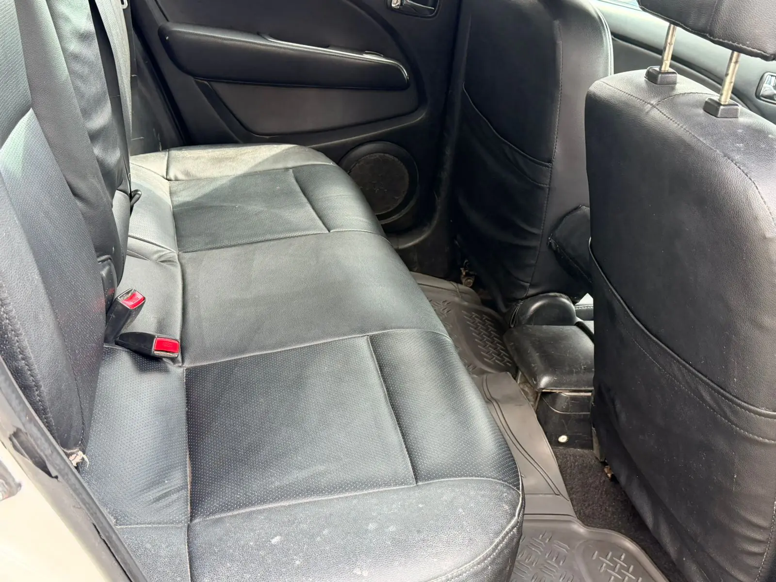 Mitsubishi Outlander Airtrek with SUNROOF QUICK SALE Asian Owner. Cars from 150K, 30% Deposit lipa pole pole. Hire purchase installments HP. UpTo 70% financing/finance NO CRB STATUS CHECK Trade in OK