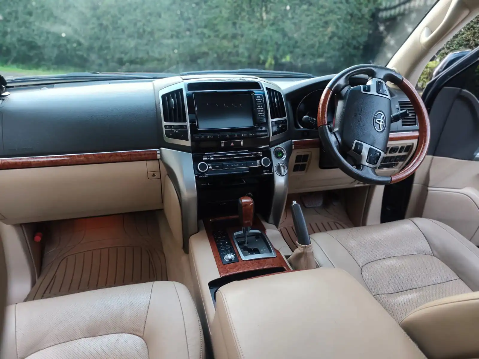 TOYOTA Land Cruiser ZX 200 SERIES lc300 facelift On offer 😲 QUICK SALE. Cars from 150K, 30% Deposit lipa pole pole. Hire purchase installments HP. UpTo 70% financing/finance NO CRB STATUS CHECK Trade in OK