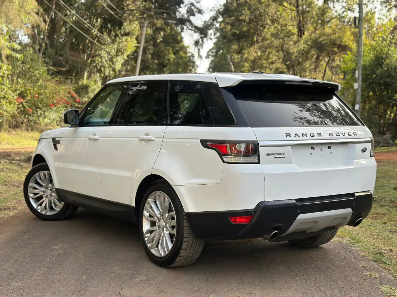 Range Rover Sport HSE Petrol On offer 😲 QUICK SALE. Cars from 150K, 30% Deposit lipa pole pole. Hire purchase installments HP. UpTo 70% financing/finance NO CRB STATUS CHECK Trade in OK