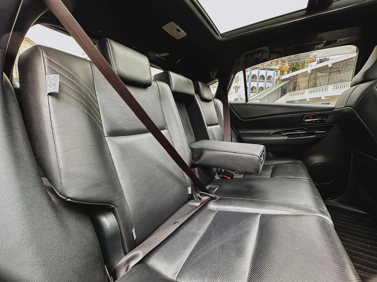 Toyota Harrier with SUNROOF panoramic new Arrival QUICK SALE. Cars from 150K, 30% Deposit lipa pole pole. Hire purchase installments HP. UpTo 70% financing/finance NO CRB STATUS CHECK Trade in OK