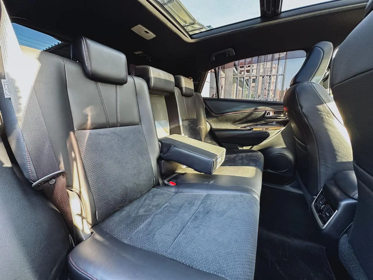 Toyota Harrier with SUNROOF panoramic new Arrival QUICK SALE. Cars from 150K, 30% Deposit lipa pole pole. Hire purchase installments HP. UpTo 70% financing/finance NO CRB STATUS CHECK Trade in OK