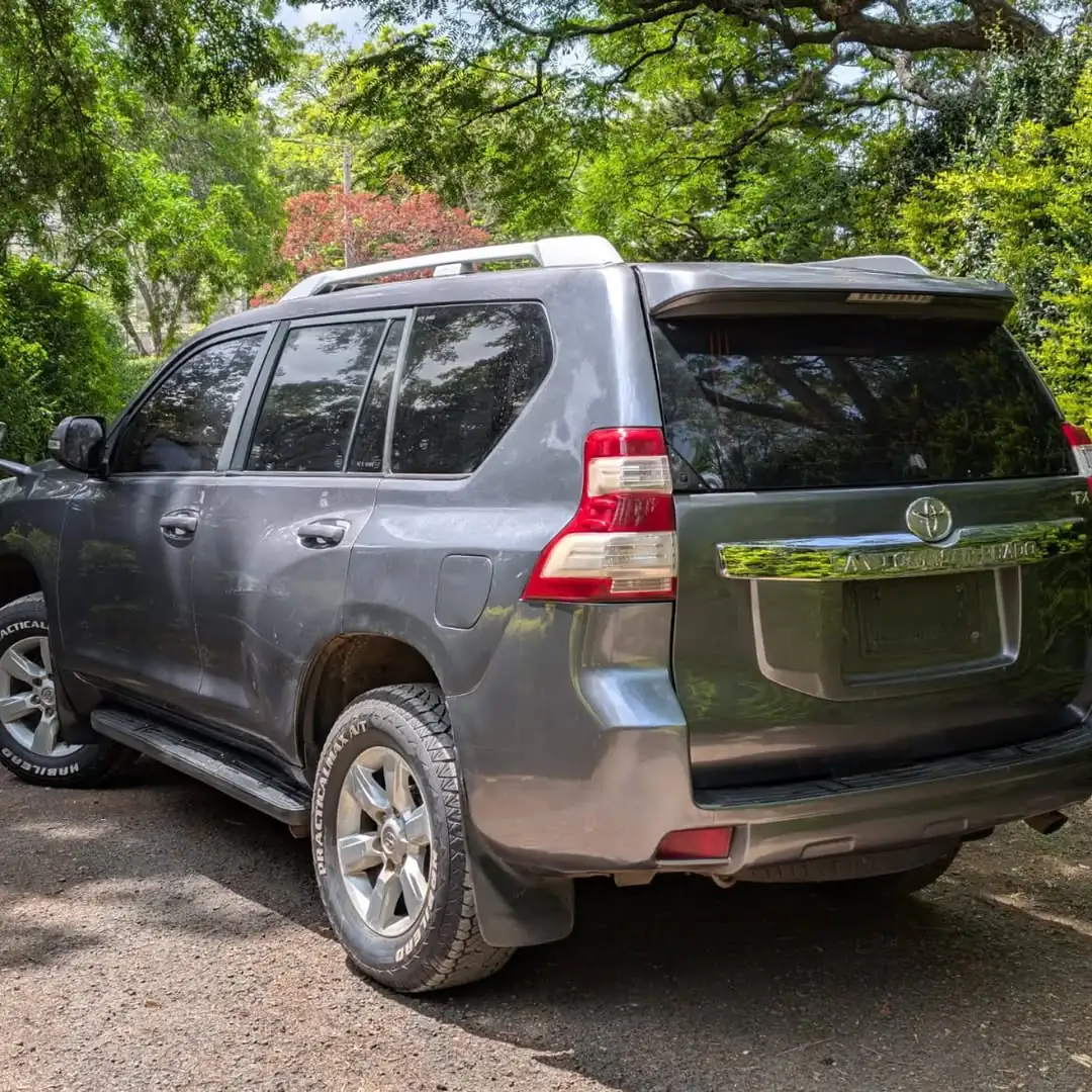 TOYOTA Land Cruiser Prado J150 with Sunroof On offer 😲 QUICK SALE. Cars from 150K, 30% Deposit lipa pole pole. Hire purchase installments HP. UpTo 70% financing/finance NO CRB STATUS CHECK Trade in OK
