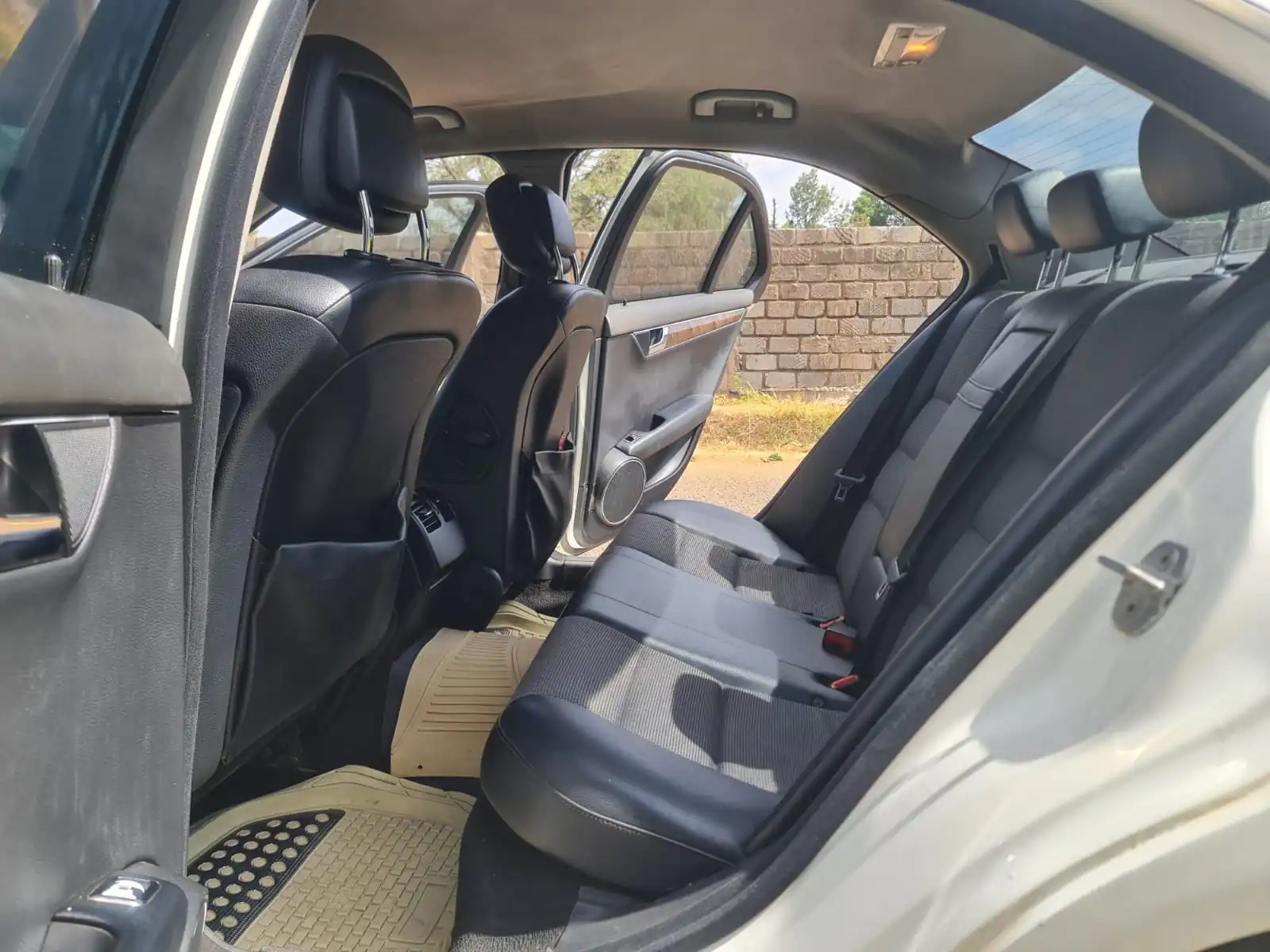 Mercedes Benz EC class c 200 QUICK SALE. Cars from 150K, 30% Deposit lipa pole pole. Hire purchase installments HP. UpTo 70% financing/finance NO CRB STATUS CHECK Trade in OK