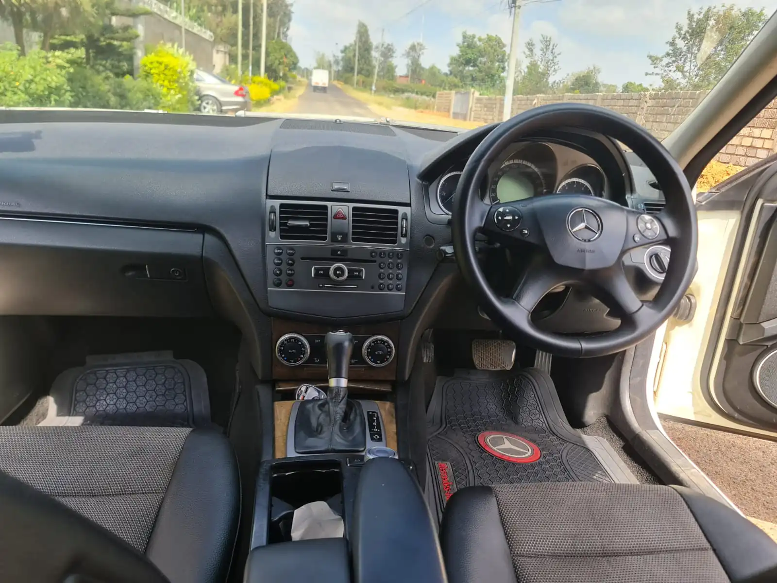 Mercedes Benz EC class c 200 QUICK SALE. Cars from 150K, 30% Deposit lipa pole pole. Hire purchase installments HP. UpTo 70% financing/finance NO CRB STATUS CHECK Trade in OK