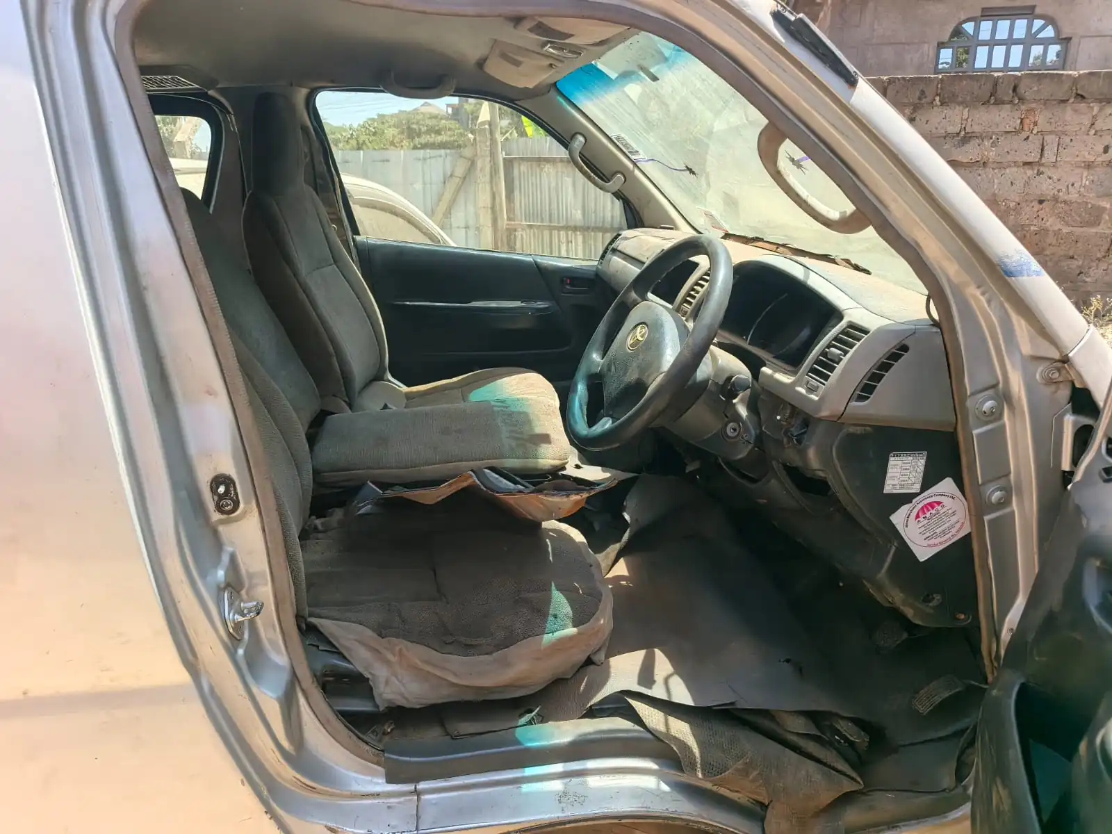 Toyota Hiace 7L 399K ONLY Van New Shape 😲 QUICK SALE. Cars from 150K, 30% Deposit lipa pole pole. Hire purchase installments HP. UpTo 70% financing/finance NO CRB STATUS CHECK Trade in OK