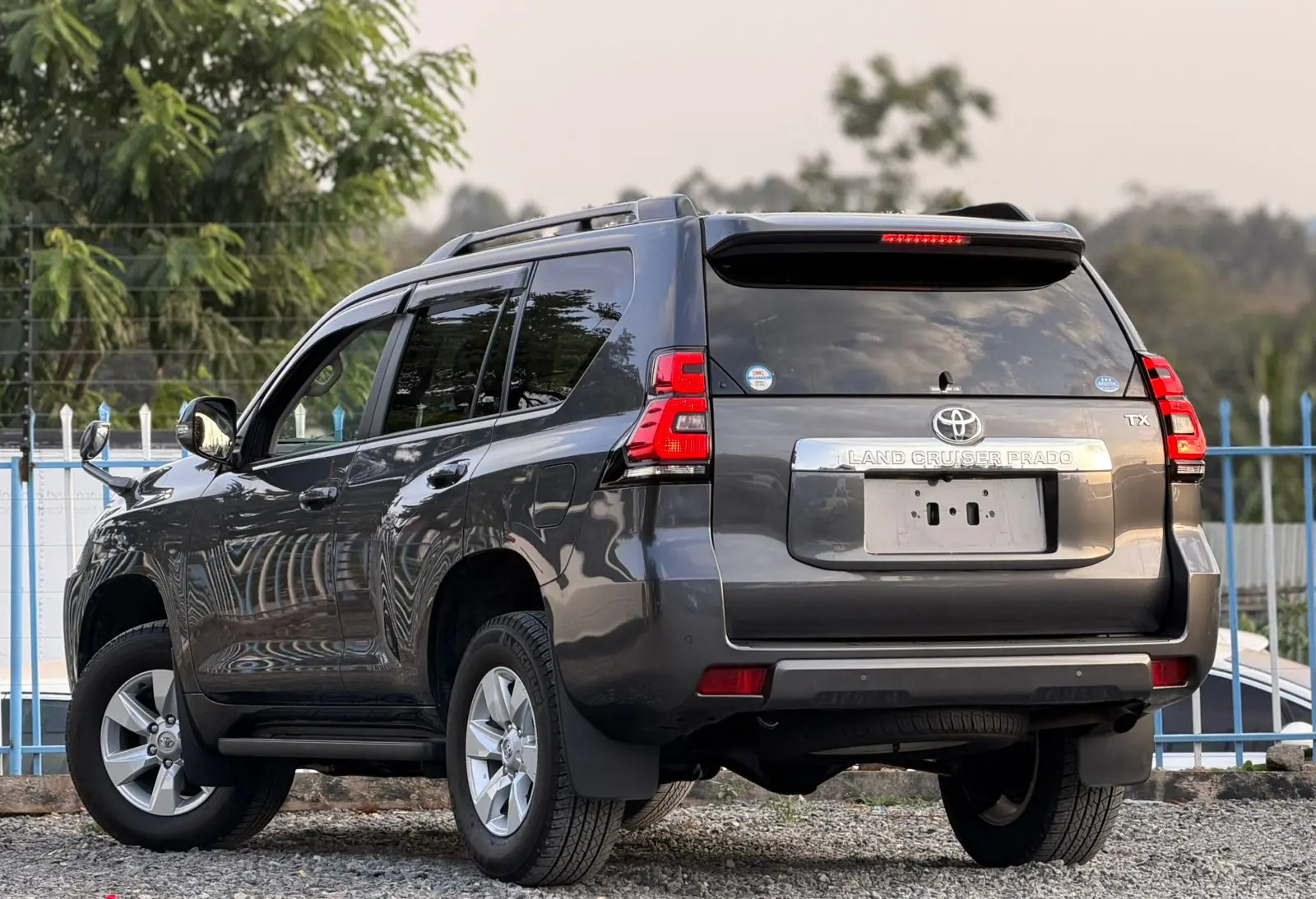 TOYOTA Land Cruiser Prado J150 TX Sunroof New Arrival New Shape On offer 😲 QUICK SALE. Cars from 150K, 30% Deposit lipa pole pole. Hire purchase installments HP. UpTo 70% financing/finance NO CRB STATUS CHECK Trade in OK