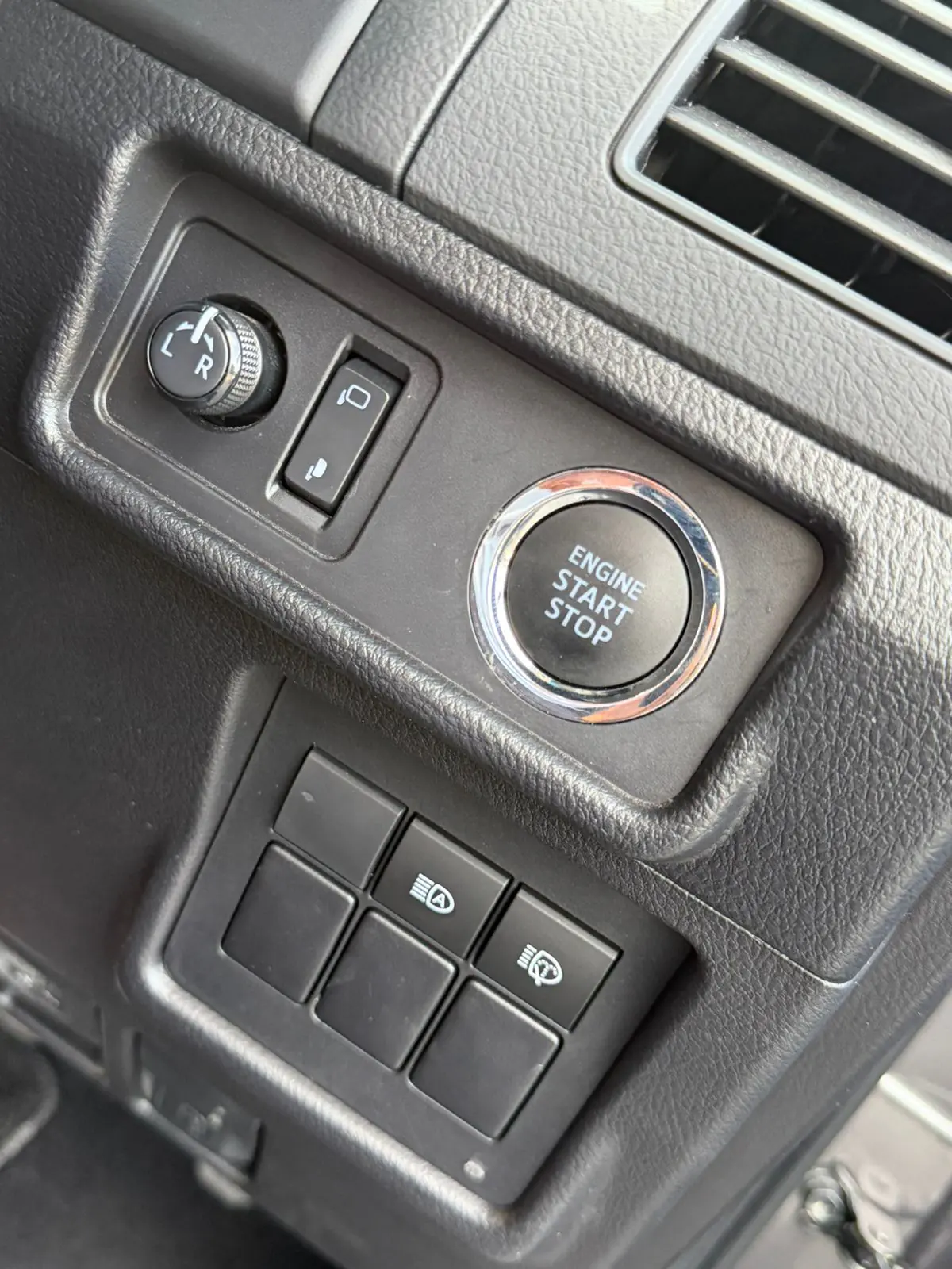 TOYOTA Land Cruiser Prado J150 TX Sunroof New Arrival New Shape On offer 😲 QUICK SALE. Cars from 150K, 30% Deposit lipa pole pole. Hire purchase installments HP. UpTo 70% financing/finance NO CRB STATUS CHECK Trade in OK