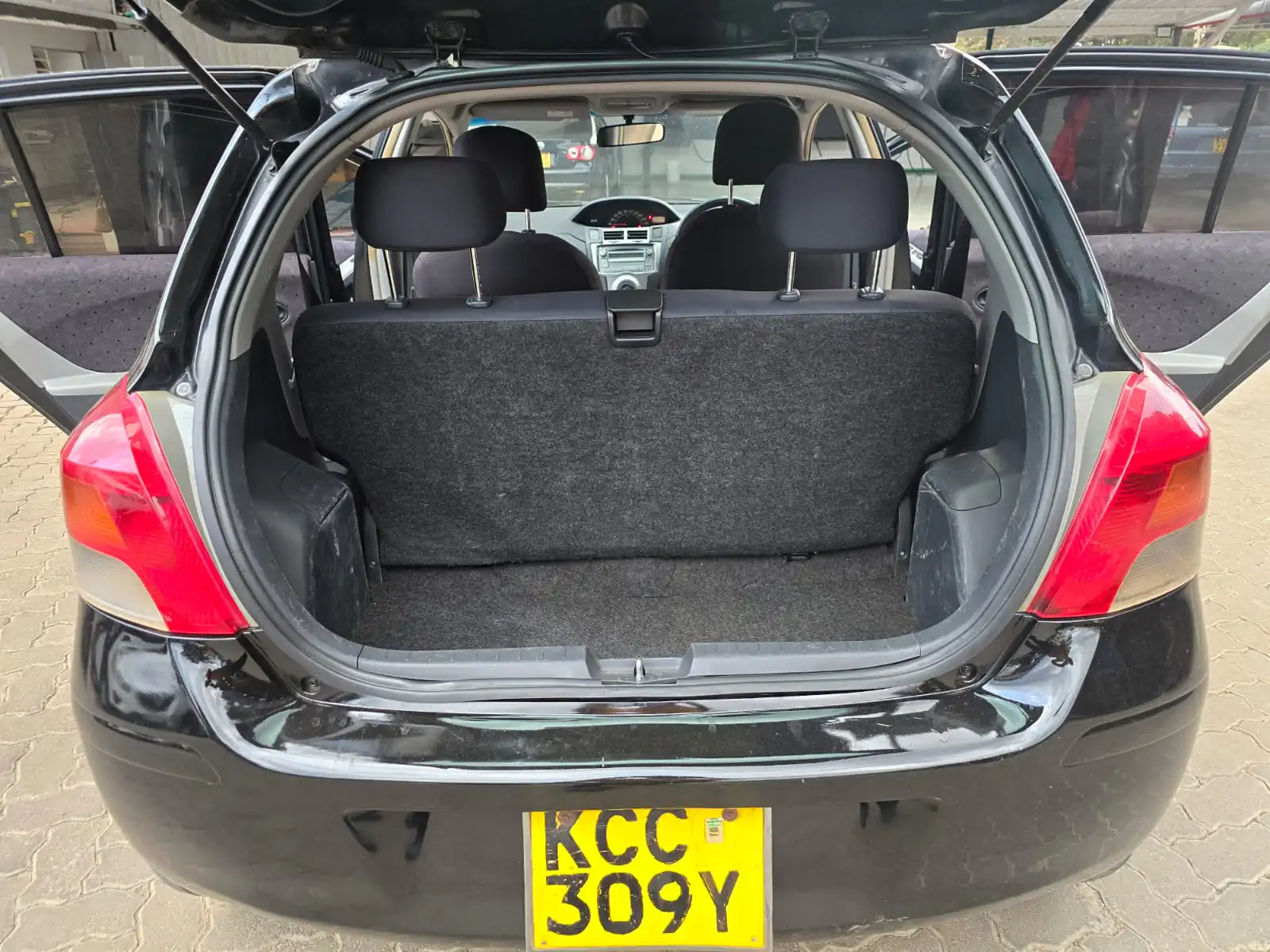 Toyota Vitz New Shape 😲 QUICK SALE. Cars from 150K, 30% Deposit lipa pole pole. Hire purchase installments HP. UpTo 70% financing/finance NO CRB STATUS CHECK Trade in OK