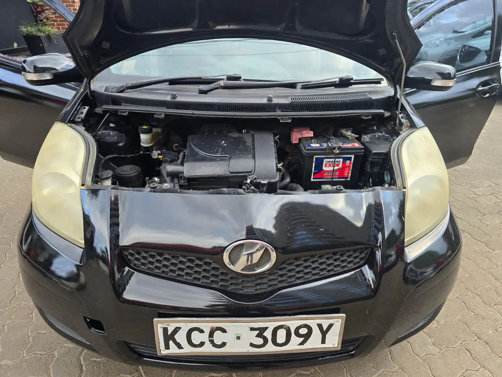 Toyota Vitz New Shape 😲 QUICK SALE. Cars from 150K, 30% Deposit lipa pole pole. Hire purchase installments HP. UpTo 70% financing/finance NO CRB STATUS CHECK Trade in OK