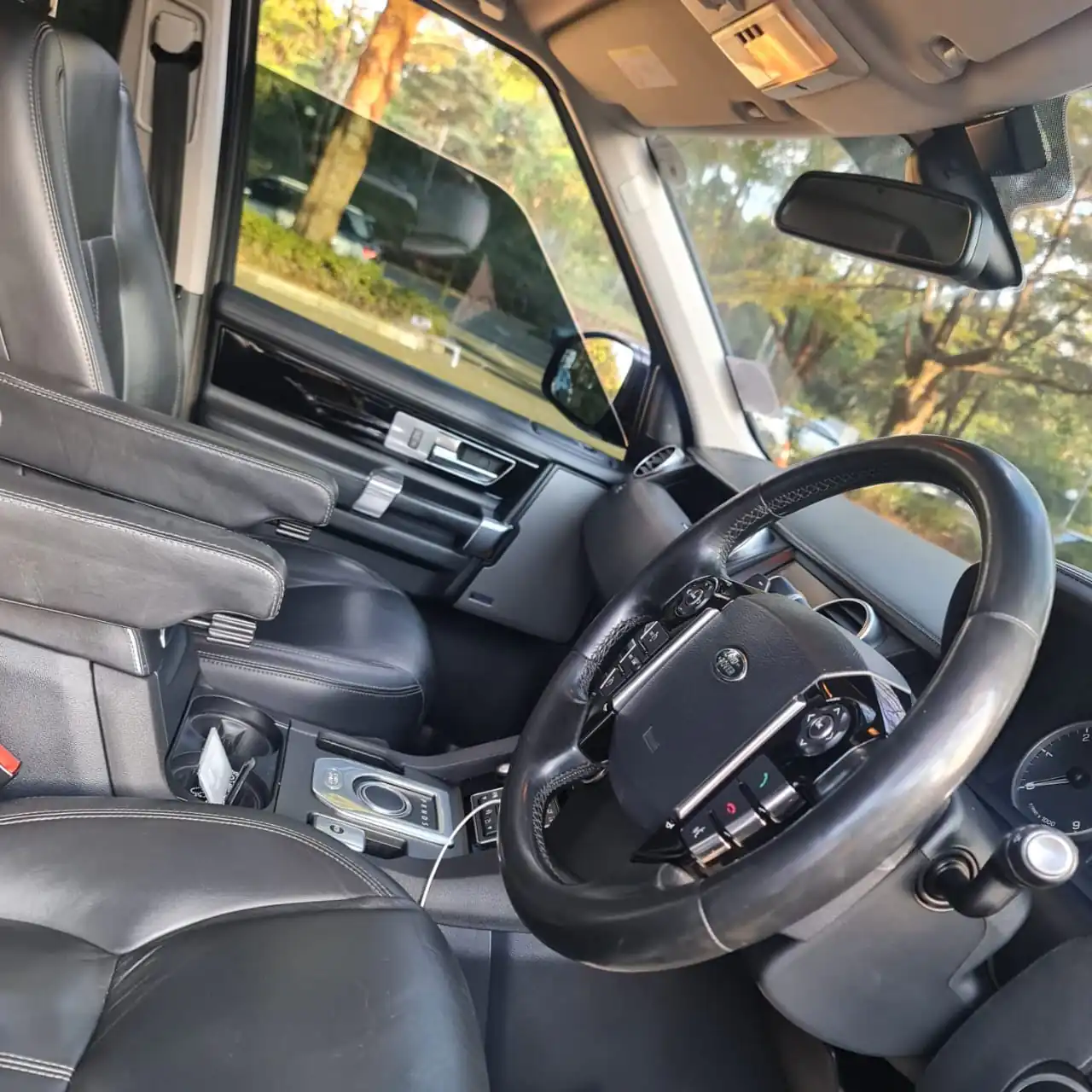 Land Rover Discovery 4 Lady owner Very clean😲 QUICK SALE. Cars from 150K, 30% Deposit lipa pole pole. Hire purchase installments HP Car IMPORT 0% DEPOSIT. UpTo 70% financing/finance NO CRB STATUS CHECK Trade in OK