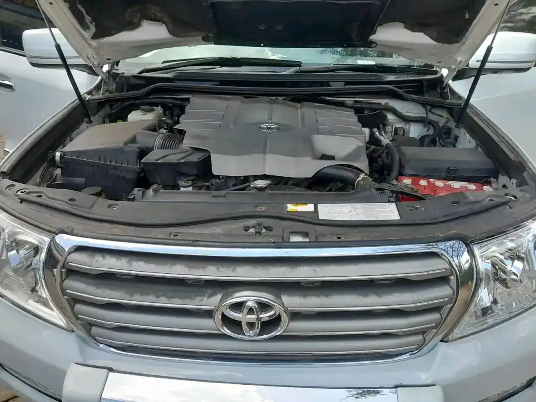 Toyota Land Cruiser V8 200, 1.5M DEPOSIT On offer 😲 QUICK SALE. Cars from 150K, 30% Deposit lipa pole pole. Hire purchase installments HP. UpTo 70% financing/finance NO CRB STATUS CHECK Trade in OK