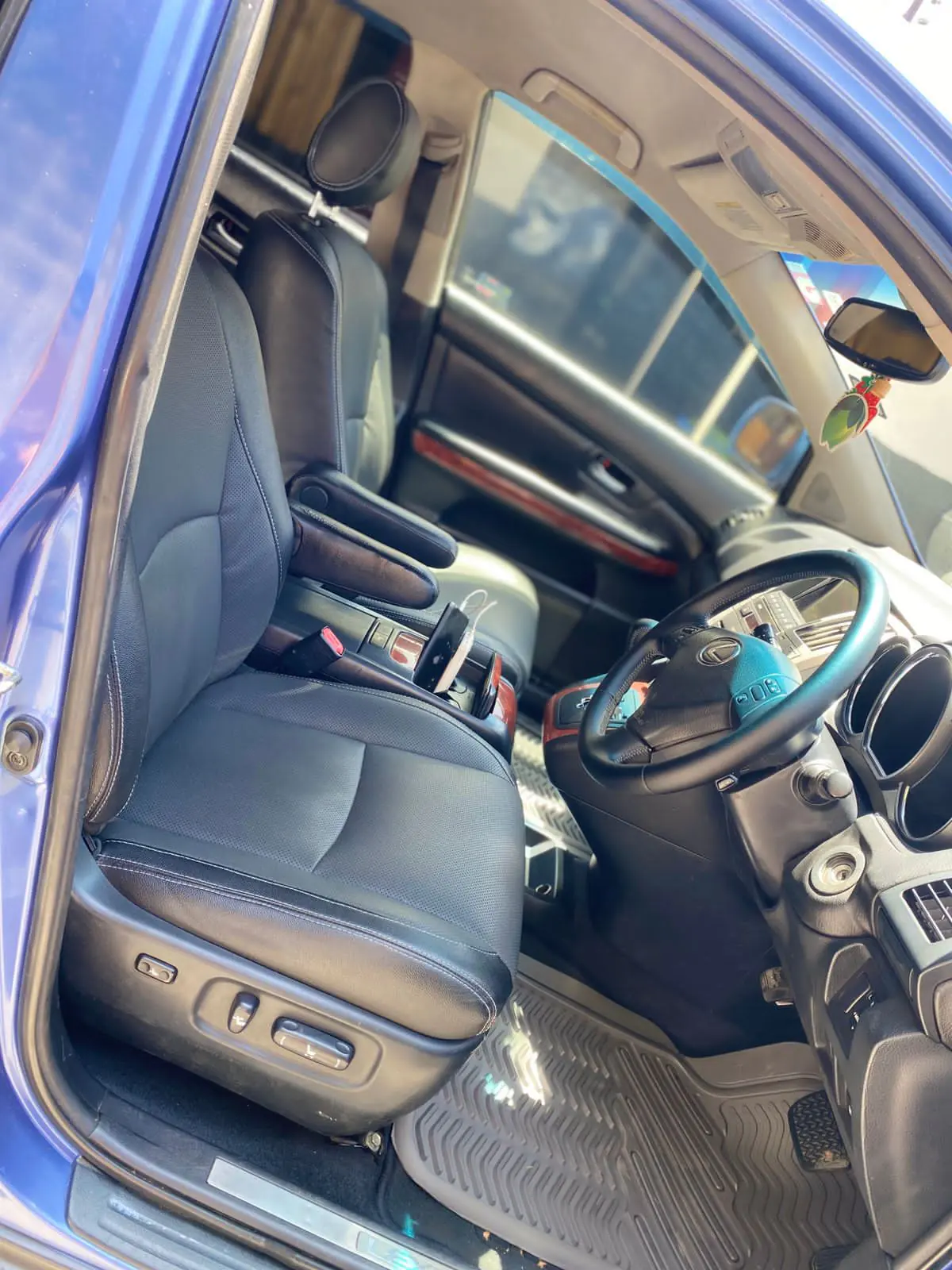 Lexus RX 300 Very clean  QUICK SALE Asian Owner. Cars from 150K, 30% Deposit lipa pole pole. Hire purchase installments HP. UpTo 70% financing/finance NO CRB STATUS CHECK Trade in OK