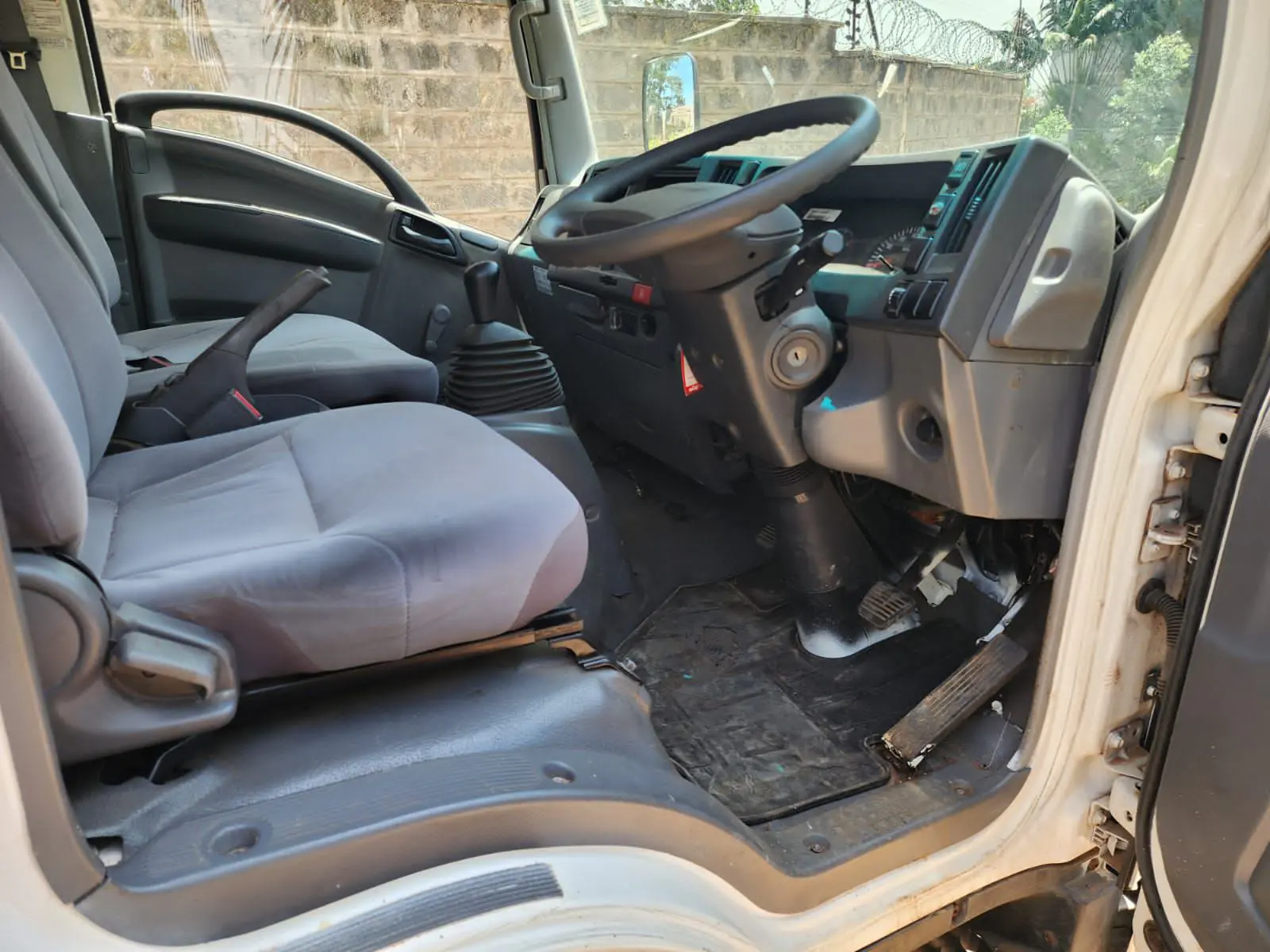 ISUZU lorry On offer 😲 QUICK SALE. Cars from 150K, 30% Deposit lipa pole pole. Hire purchase installments HP. UpTo 70% financing/finance NO CRB STATUS CHECK Trade in OK