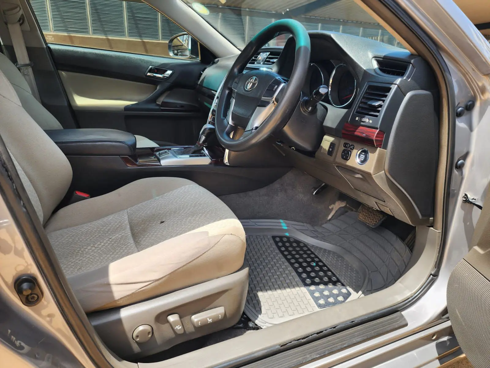 Toyota Mark X QUICK SALE. Cars from 150K, 30% Deposit lipa pole pole. Hire purchase installments HP. UpTo 70% financing/finance NO CRB STATUS CHECK Trade in OK