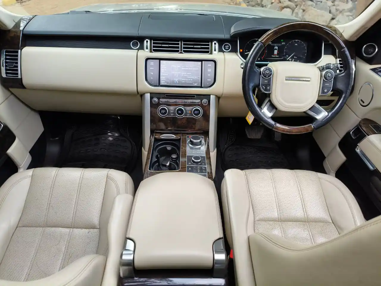 Range Rover Vogue On offer 😲 QUICK SALE. Cars from 150K, 30% Deposit lipa pole pole. Hire purchase installments HP. UpTo 70% financing/finance NO CRB STATUS CHECK Trade in OK