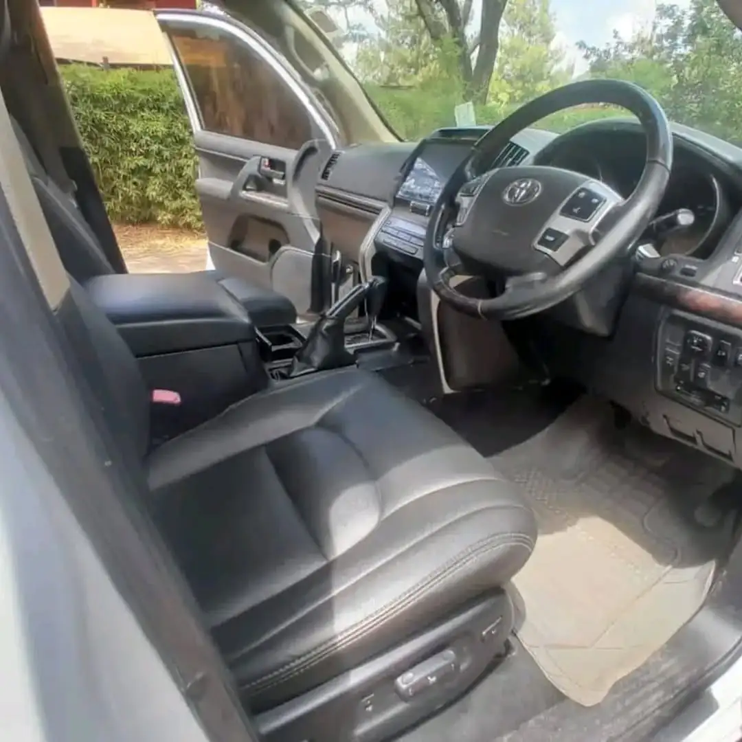 Toyota Land Cruiser V8 200, 1.5M DEPOSIT On offer 😲 QUICK SALE. Cars from 150K, 30% Deposit lipa pole pole. Hire purchase installments HP. UpTo 70% financing/finance NO CRB STATUS CHECK Trade in OK
