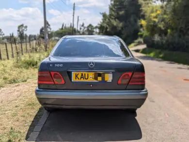 Mercedes Benz E200 QUICK SALE. Cars from 150K, 30% Deposit lipa pole pole. Hire purchase installments HP. UpTo 70% financing/finance NO CRB STATUS CHECK Trade in OK