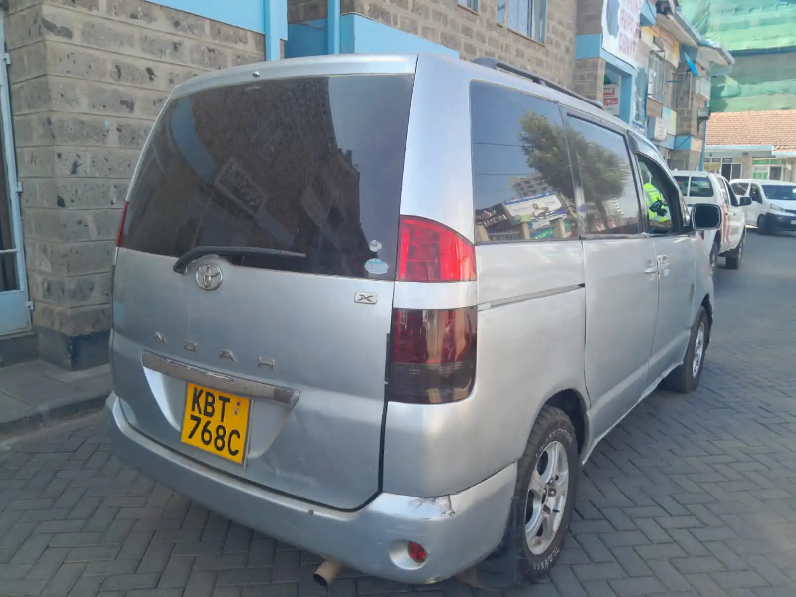 Toyota Noah 460K ONLY WOW 😲 QUICK SALE. Cars from 150K, 30% Deposit lipa pole pole. Hire purchase installments HP. UpTo 70% financing/finance NO CRB STATUS CHECK Trade in OK