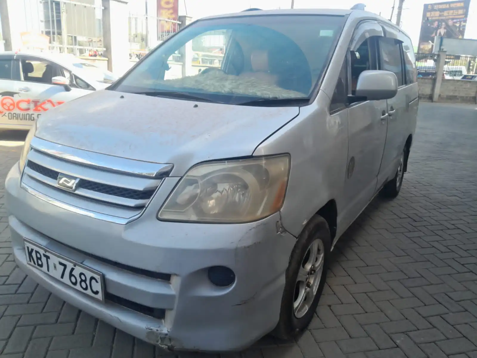 Toyota Noah 460K ONLY WOW 😲 QUICK SALE. Cars from 150K, 30% Deposit lipa pole pole. Hire purchase installments HP. UpTo 70% financing/finance NO CRB STATUS CHECK Trade in OK