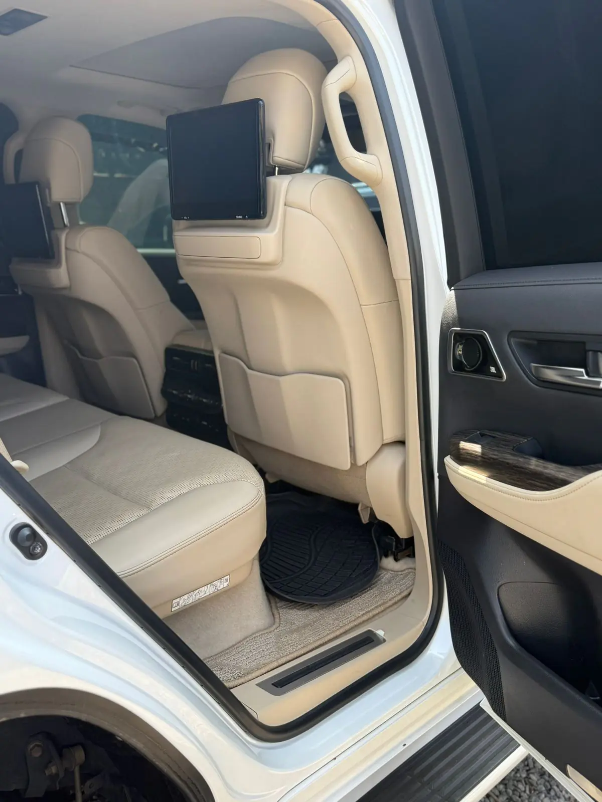 Toyota Land-Cruiser Lc300 ZX Diesel QUICK SALE. Cars from 150K, 30% Deposit lipa pole pole. Hire purchase installments HP Car IMPORT 0% DEPOSIT. UpTo 70% financing/finance NO CRB STATUS CHECK Trade in OK