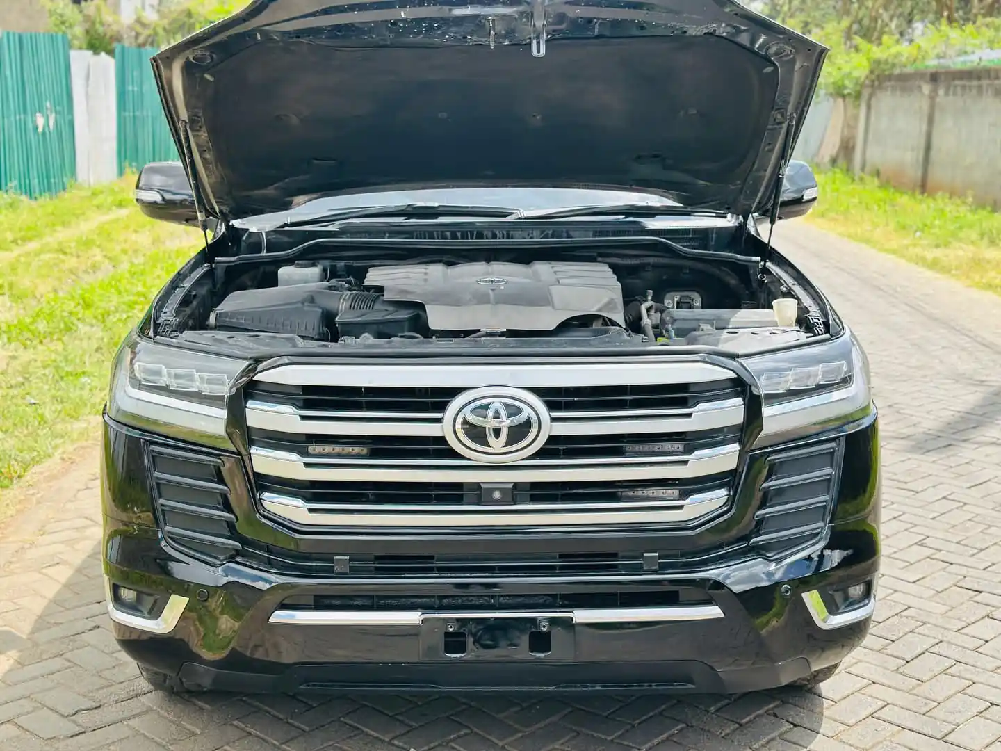 Toyota Land-Cruiser V8 200 series😲 KD QUICK SALE. Cars from 150K, 30% Deposit lipa pole pole. Hire purchase installments HP. UpTo 70% financing/finance NO CRB STATUS CHECK Trade in OK