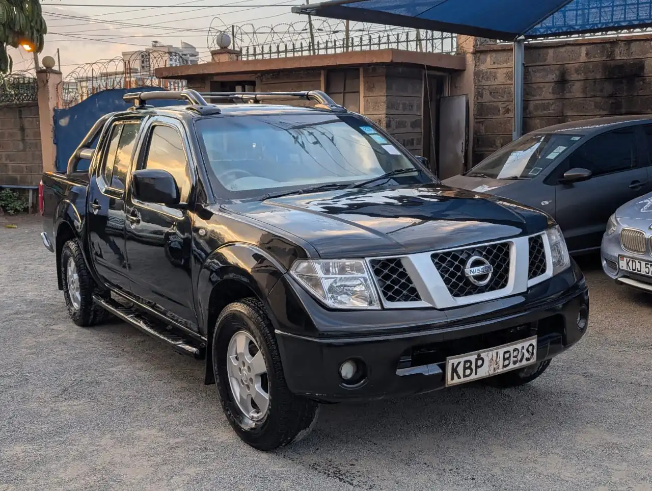 Nissan NAVARA pick up Double Cab 760k ONLY 😲 Local Assembly QUICK SALE. Cars from 150K, 30% Deposit lipa pole pole. Hire purchase installments HP. UpTo 70% financing/finance NO CRB STATUS CHECK Trade in OK