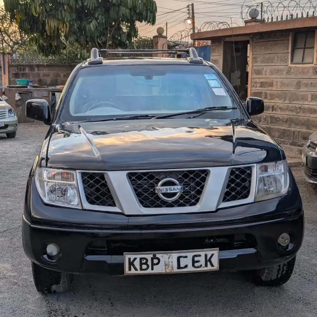 Nissan NAVARA pick up Double Cab 760k ONLY 😲 Local Assembly QUICK SALE. Cars from 150K, 30% Deposit lipa pole pole. Hire purchase installments HP. UpTo 70% financing/finance NO CRB STATUS CHECK Trade in OK