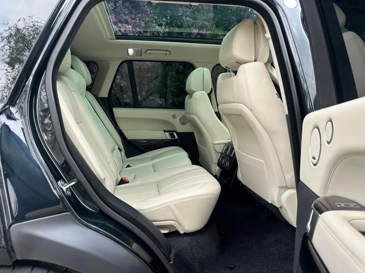 Land Rover RANGE ROVER VOGUE QUICK SALE. Cars from 150K, 30% Deposit lipa pole pole. Hire purchase installments HP Car IMPORT 0% DEPOSIT. UpTo 70% financing/finance NO CRB STATUS CHECK Trade in OK